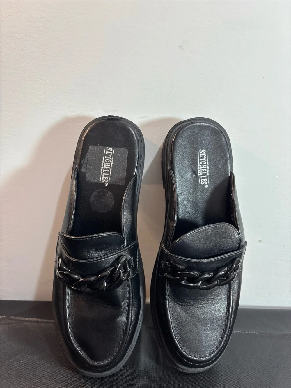 Seychelles Women’s Black Chain-Link Slip-On Loafers. 9/15